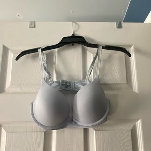 BNWOT Vera Wang bra